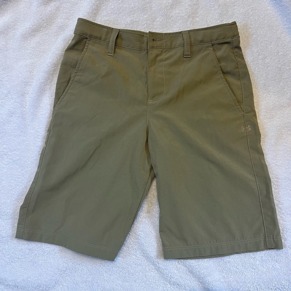 Juniors Medium Under Armour Heat gear shorts